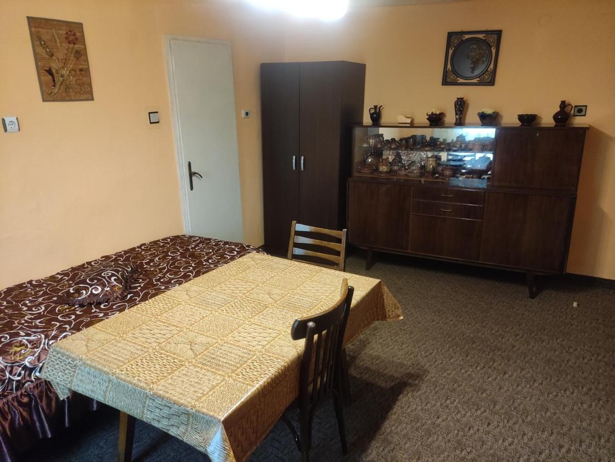 Holiday Home Lyubovo Габрово Экстерьер фото